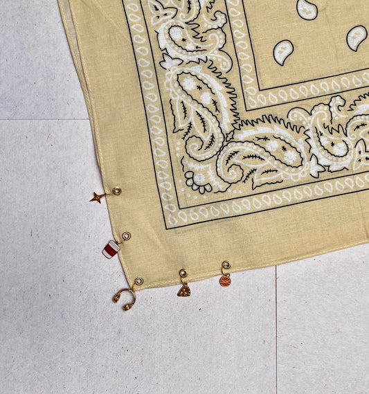 Bandana à Charm's – Édition Beige