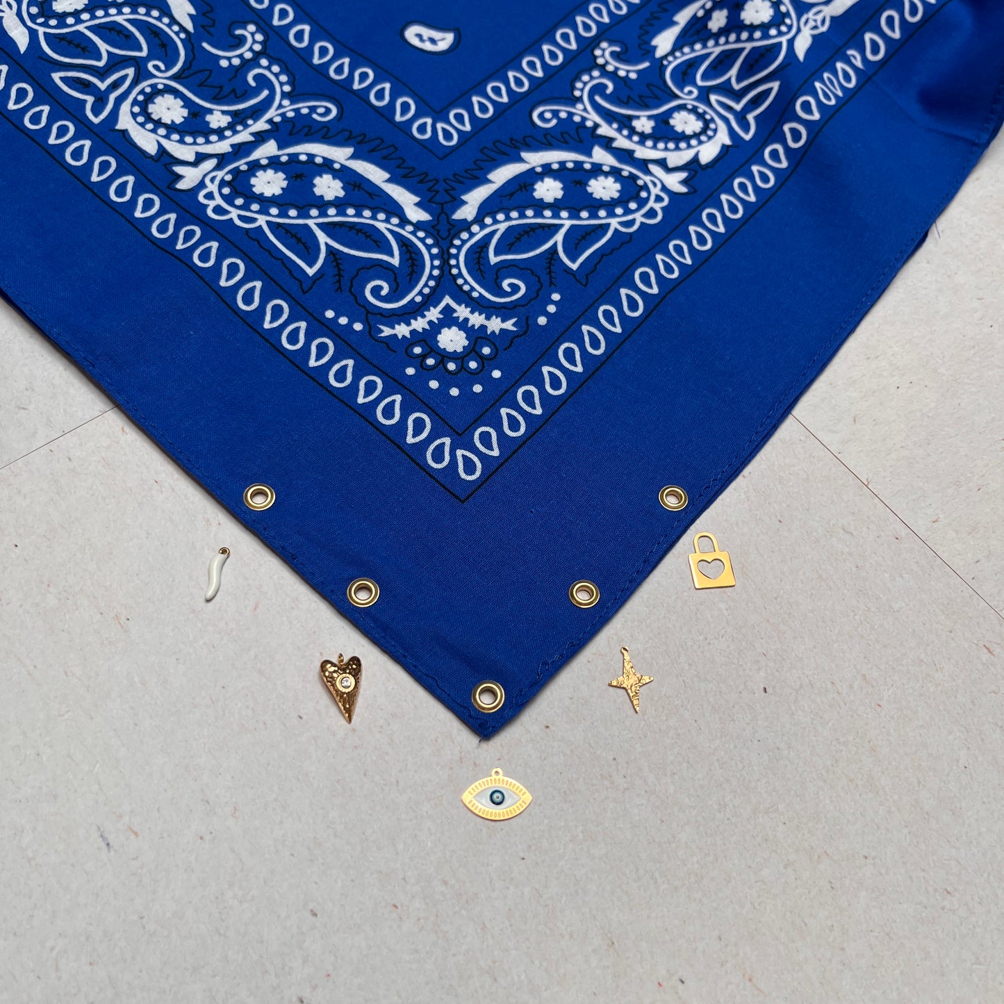 Bandana à Charm's – Edition Bleu